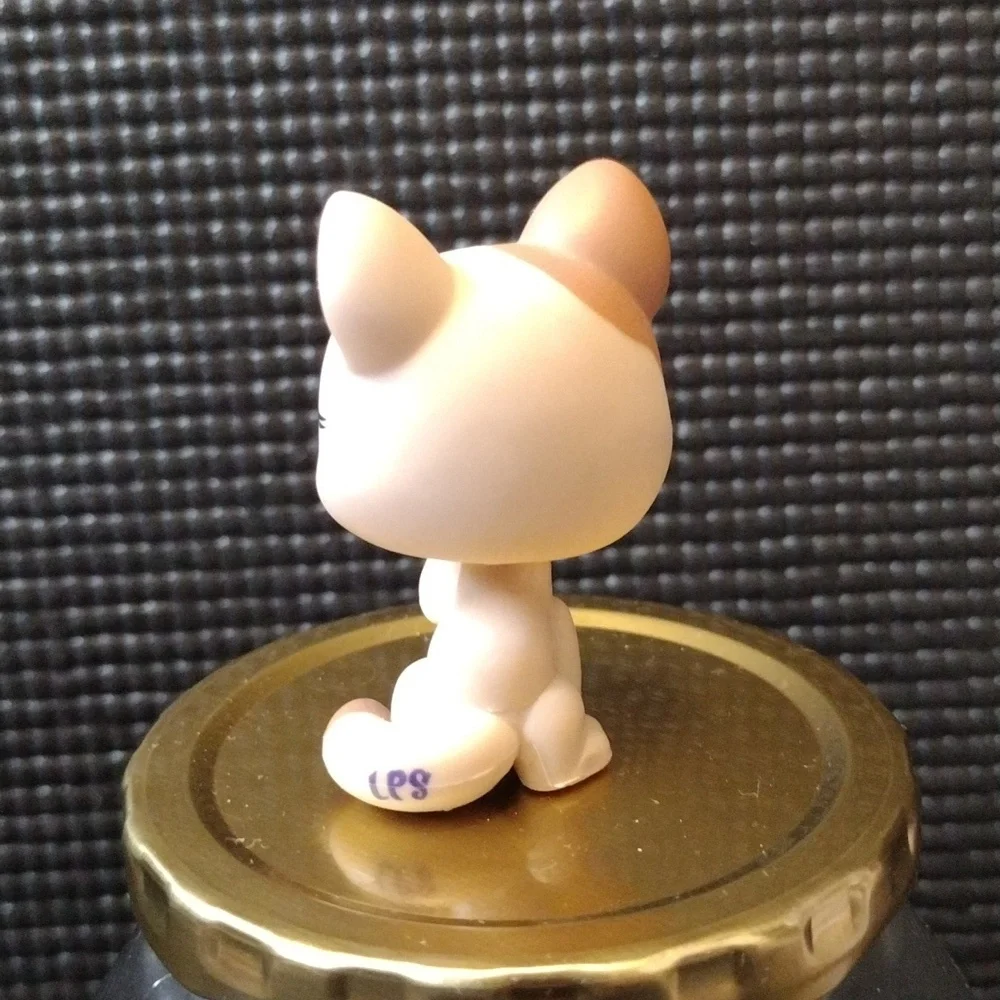 LPS - Paw Up Brown Kitty